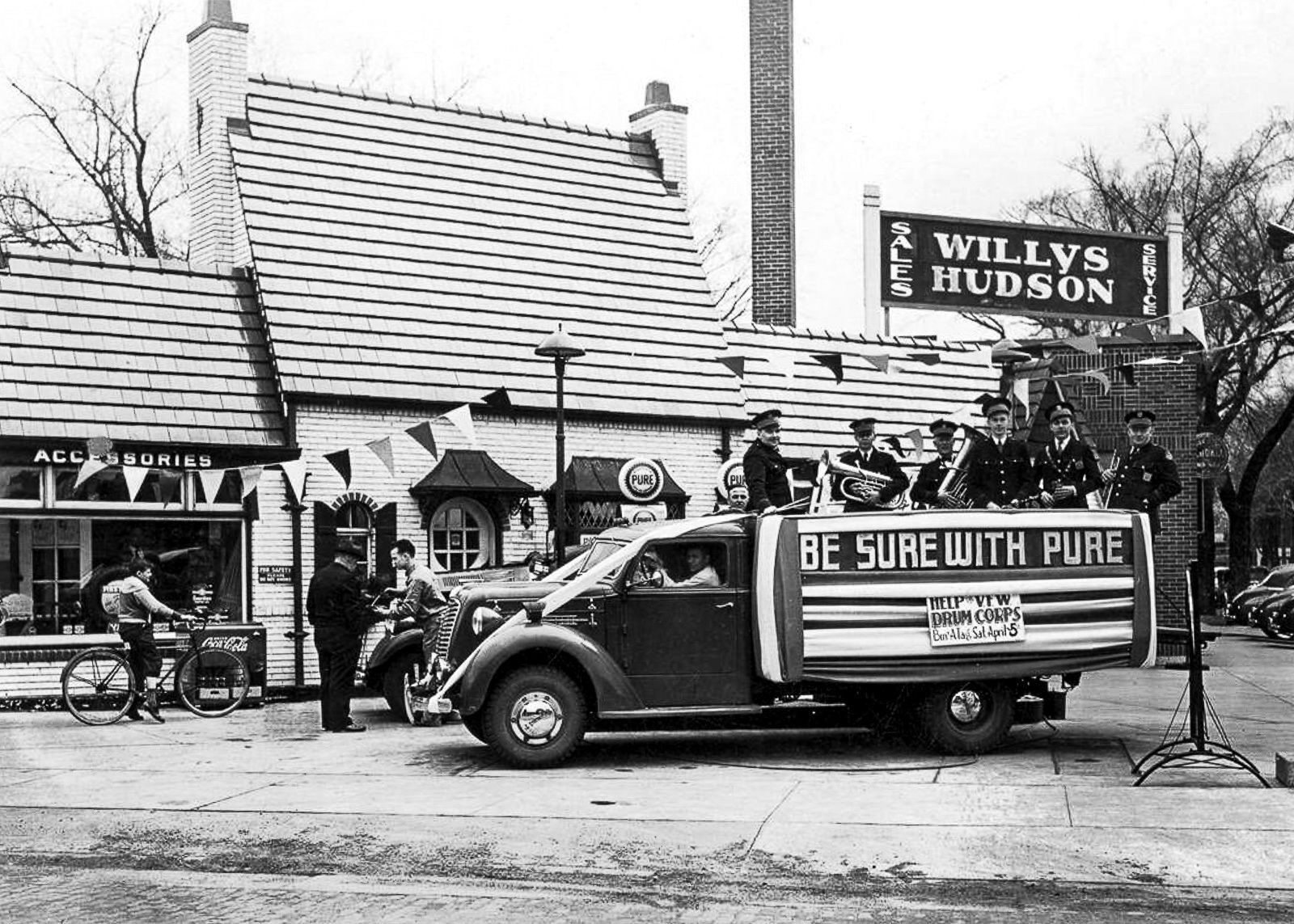 Murphy Library, Willys Hudson Gas Station